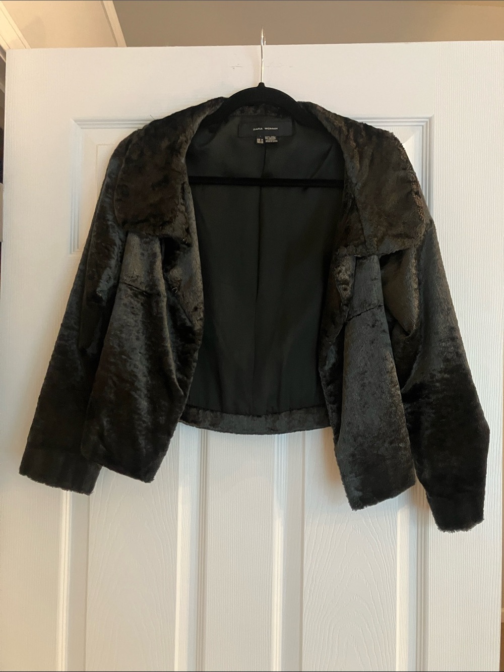 Zara Woman Black Crushed Velvet Long Sleeve Collared Shrug M